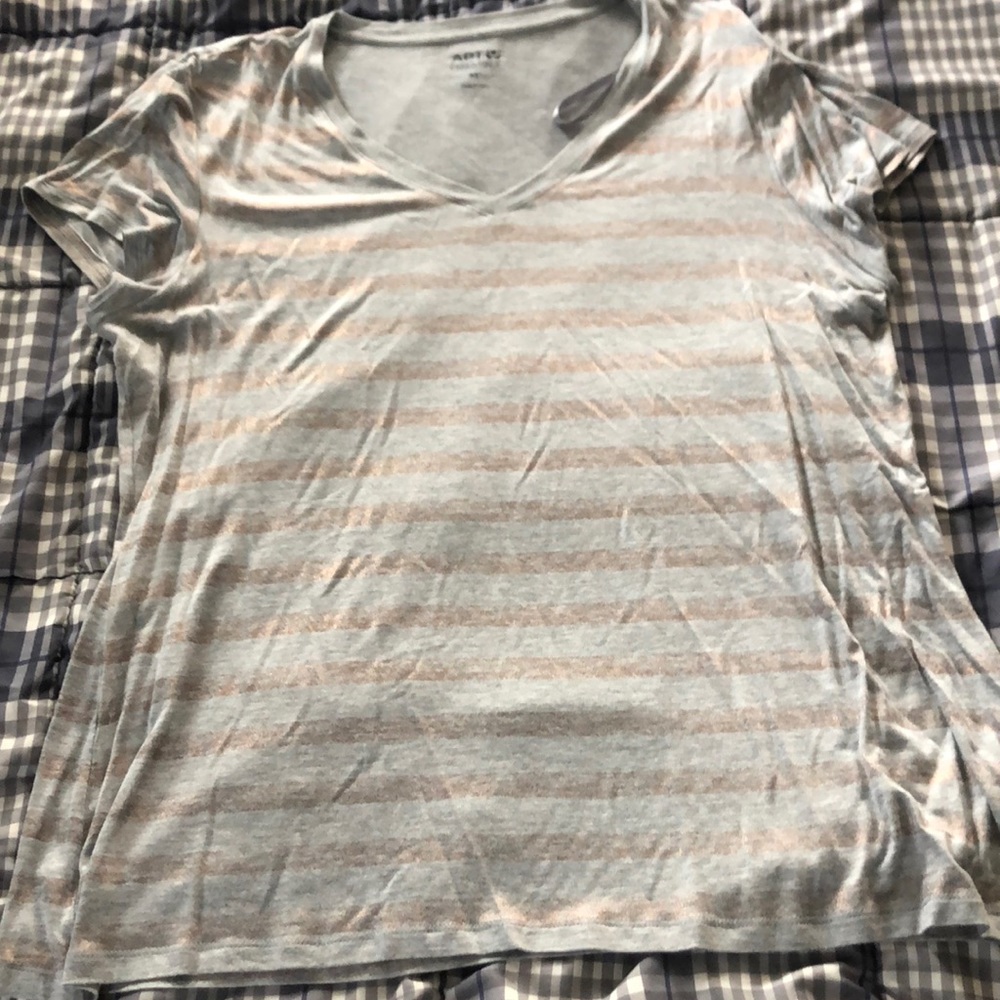 Apt. 9 grey tee
